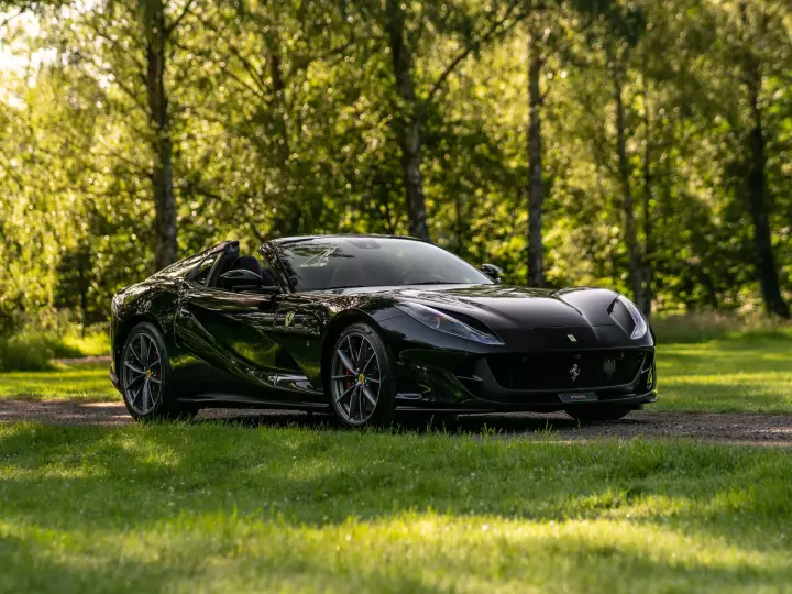 Ferrari 812 GTS painted in Nero Daytona