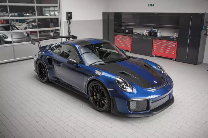 Porsche 911 GT2 RS (991) painted in Aqua Blue