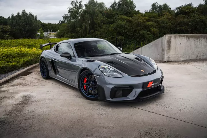 Porsche 718 Cayman GT4 RS (982) painted in Arctic Grey