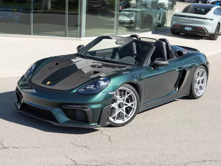 Porsche 718 Spyder RS (982) painted in Forest Green Metallic