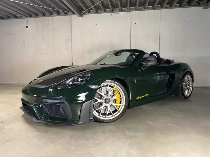 Porsche 718 Spyder RS (982) painted in Brewster Green
