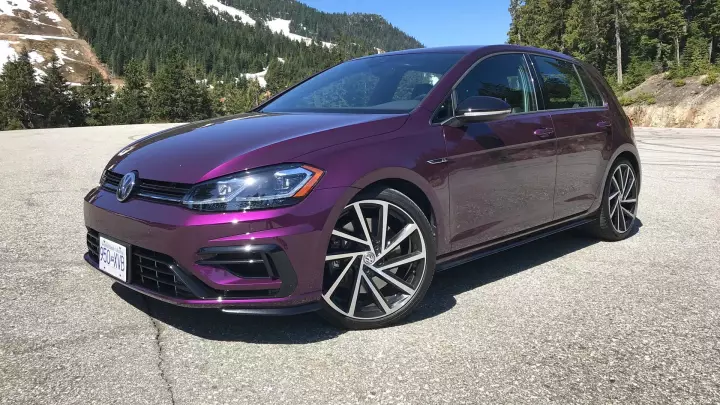 Volkswagen Golf R (Mk7.5) painted in Violet Touch Pearl