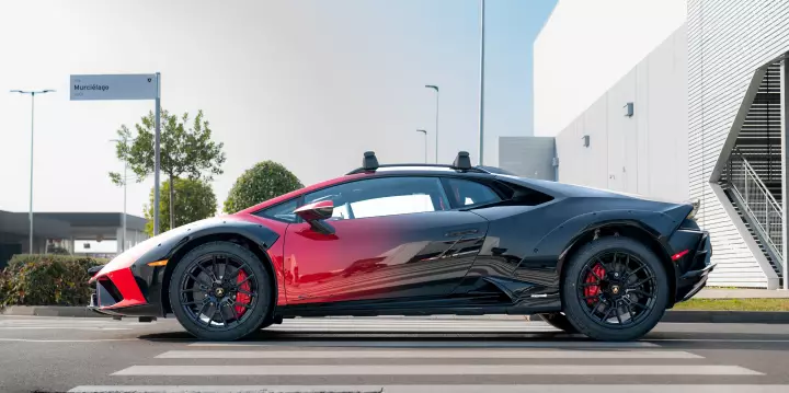 Lamborghini Huracán Sterrato painted in Rosso Bia and Nero Granatus