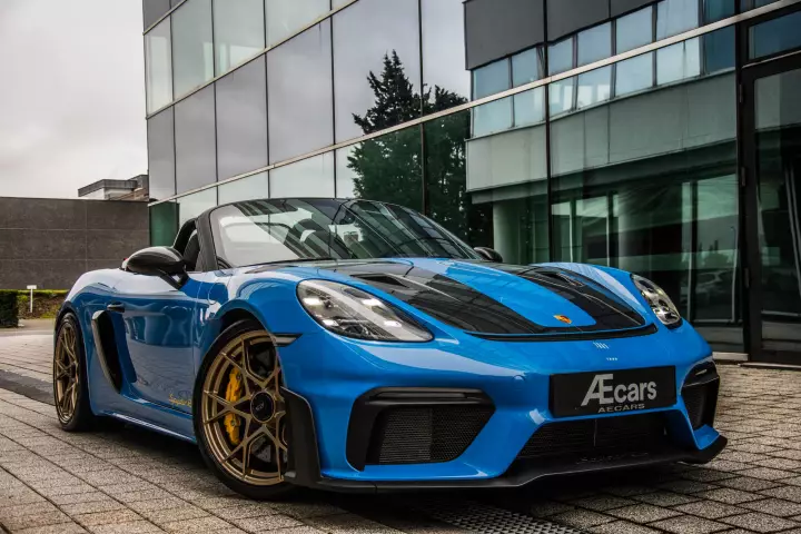 Porsche 718 Spyder RS (982) painted in Shark Blue