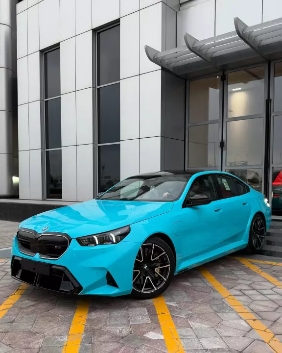 BMW M5 (G90) painted in Borusan Turkish Blue