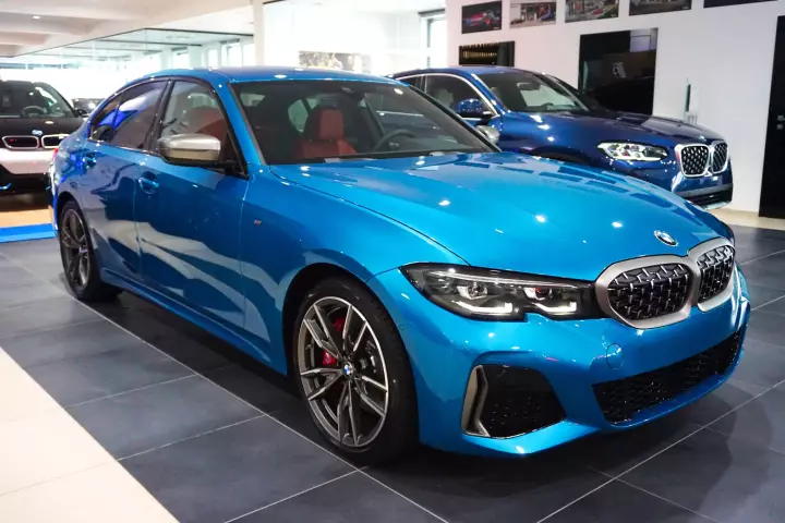 BMW 3 Series (G20) painted in Atlantis