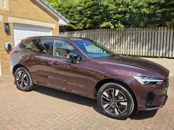 Volvo XC60 (II) painted in Mulberry Red