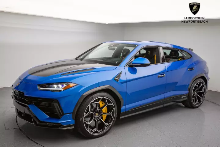 Lamborghini Urus Performante painted in Blu Eleos