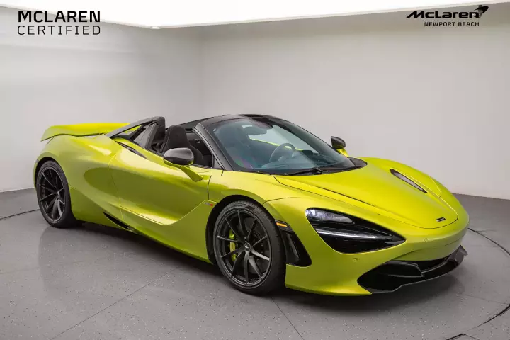 McLaren 720S Spider painted in Flux Green