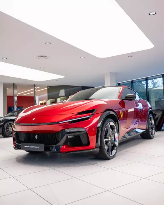 Ferrari Purosangue painted in Rosso Magma