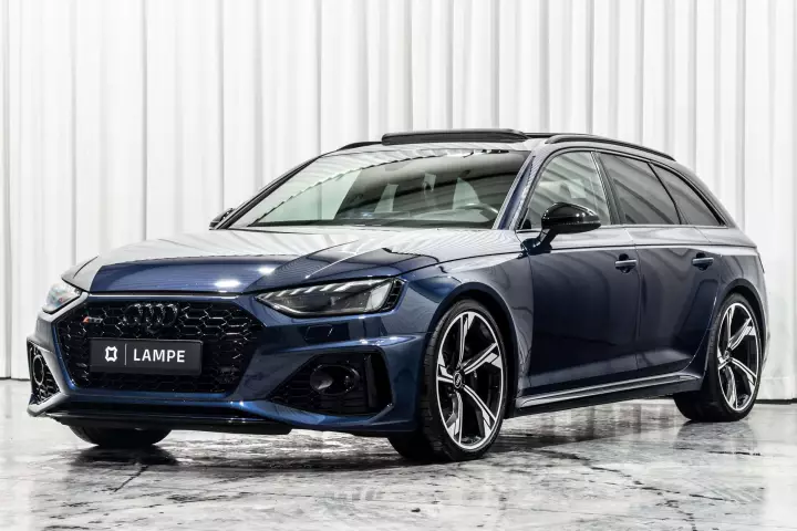 Audi RS4 Avant (B9) painted in Mugello Blue