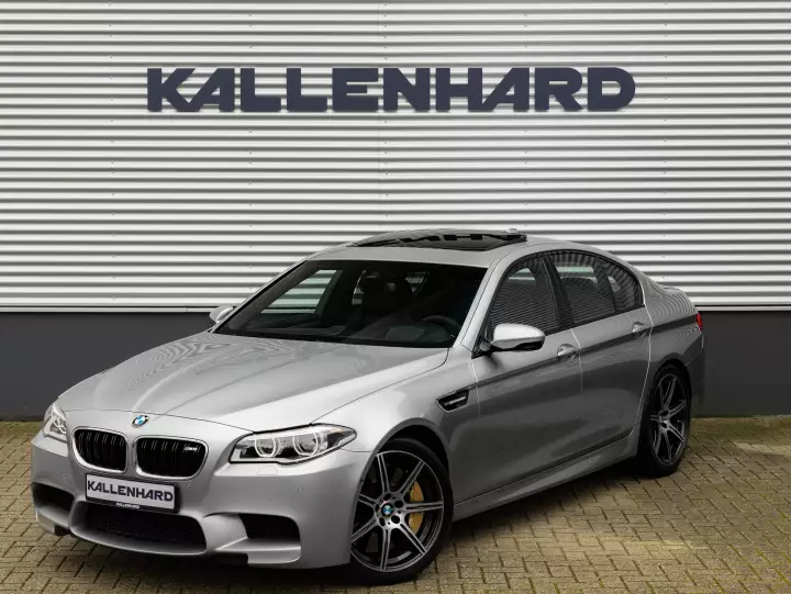 BMW M5 (F10) painted in Pure Metal Silver