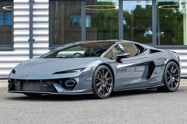 Lamborghini Temerario painted in Grigio Telesto