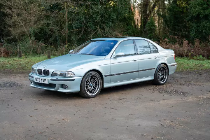 BMW M5 (E39) painted in Glacier Green