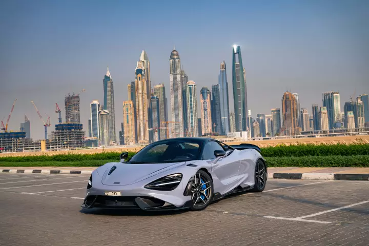 McLaren 765LT Spider painted in Ceramic Grey