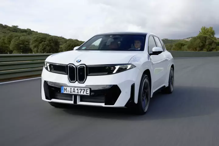 BMW iX3 (NA5) painted in Alpine White III