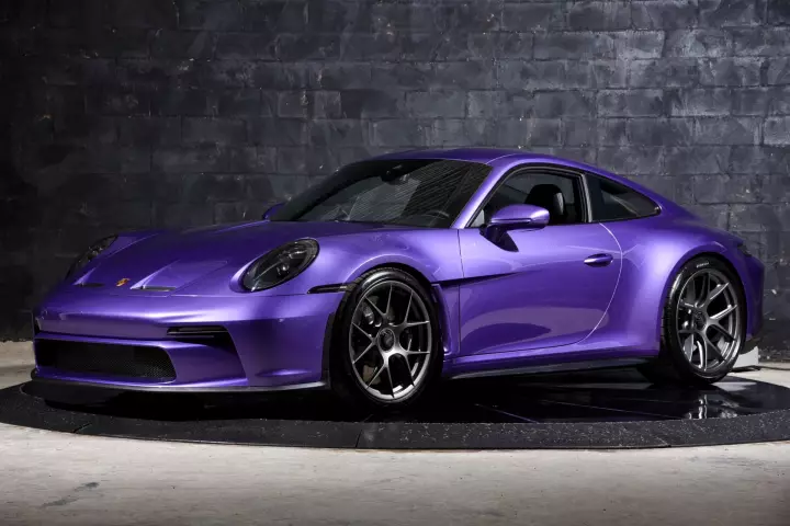 Porsche 911 S/T (992) painted in Viola Purple Metallic