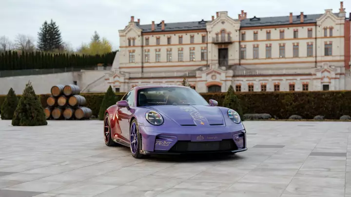 Porsche reveals Sonderwunsch 911 GT3 Touring ‘Tree of Life’ with layered gradient paintwork