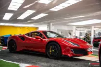 209822-1009341-car-20240426-170820-ferrari-pista-sin-franja-2