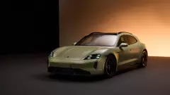 greek-street-green-porsche-taycan-sport-turismo-33f6