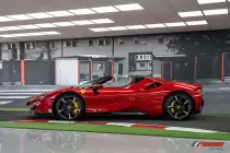 209822-1009419-car-20240427-123241-ferrari-sf90-spider-3
