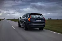 337023-new-volvo-xc90-b5-dynamic