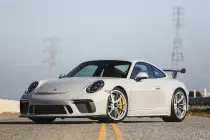 1timestamped-1707474477258-2018porsche911-1
