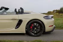 31781-975710-car-20230718-085415-porsche-911-sc-16