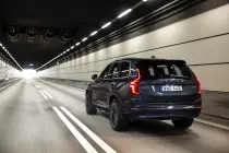 337027-new-volvo-xc90-b5-dynamic
