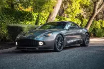 2017astonmartinvanquish-00015-63175
