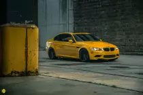 school-bus-yellow-bmw-e90-m3-black-momo-barletta-wheels-n