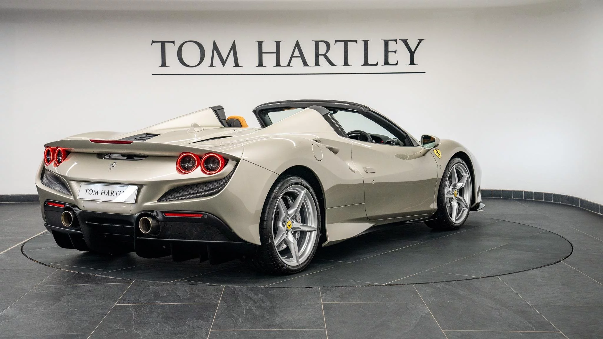 Grigio Ingrid Ferrari F8