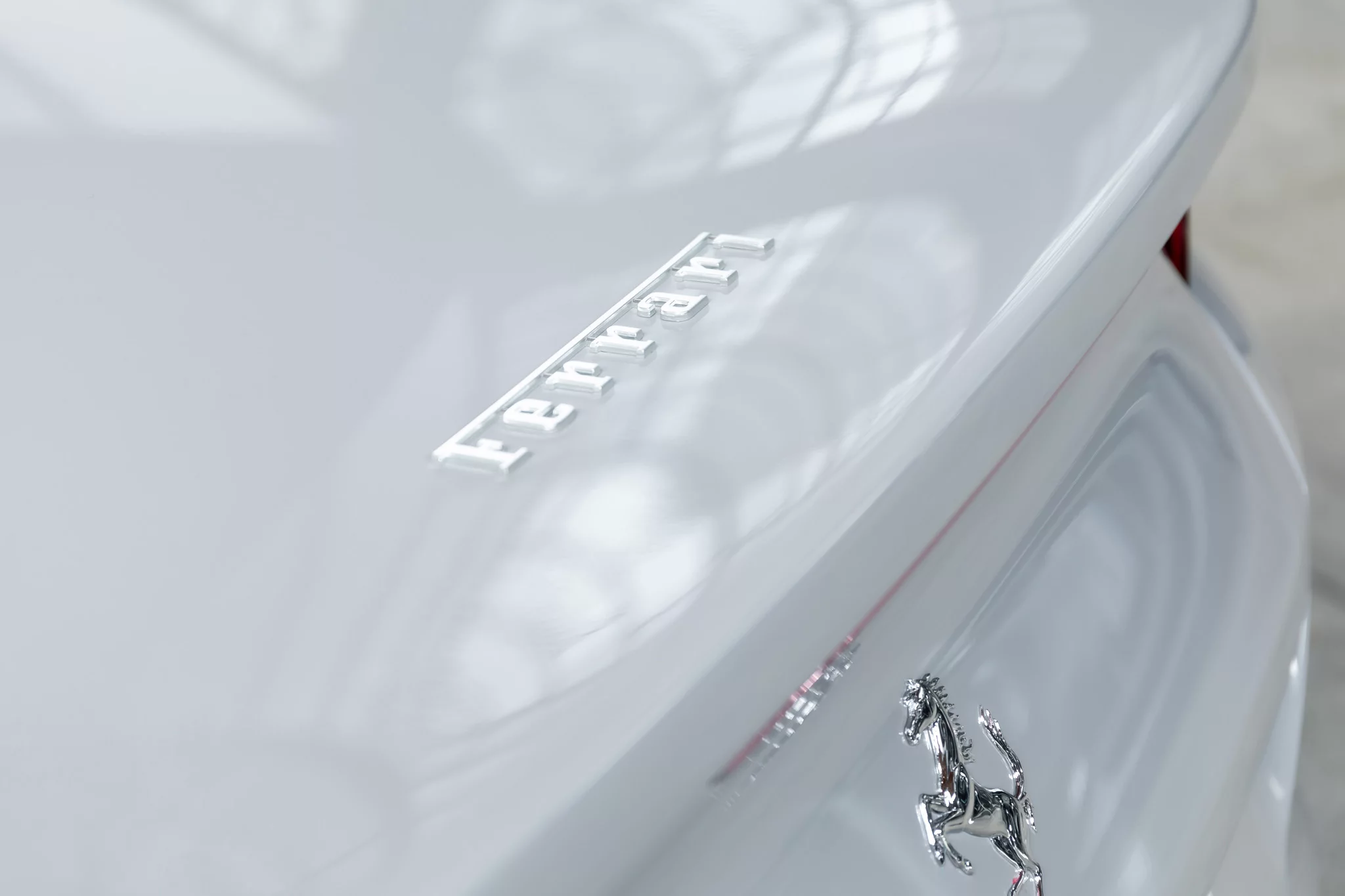 Grigio Squalo Ferrari 812