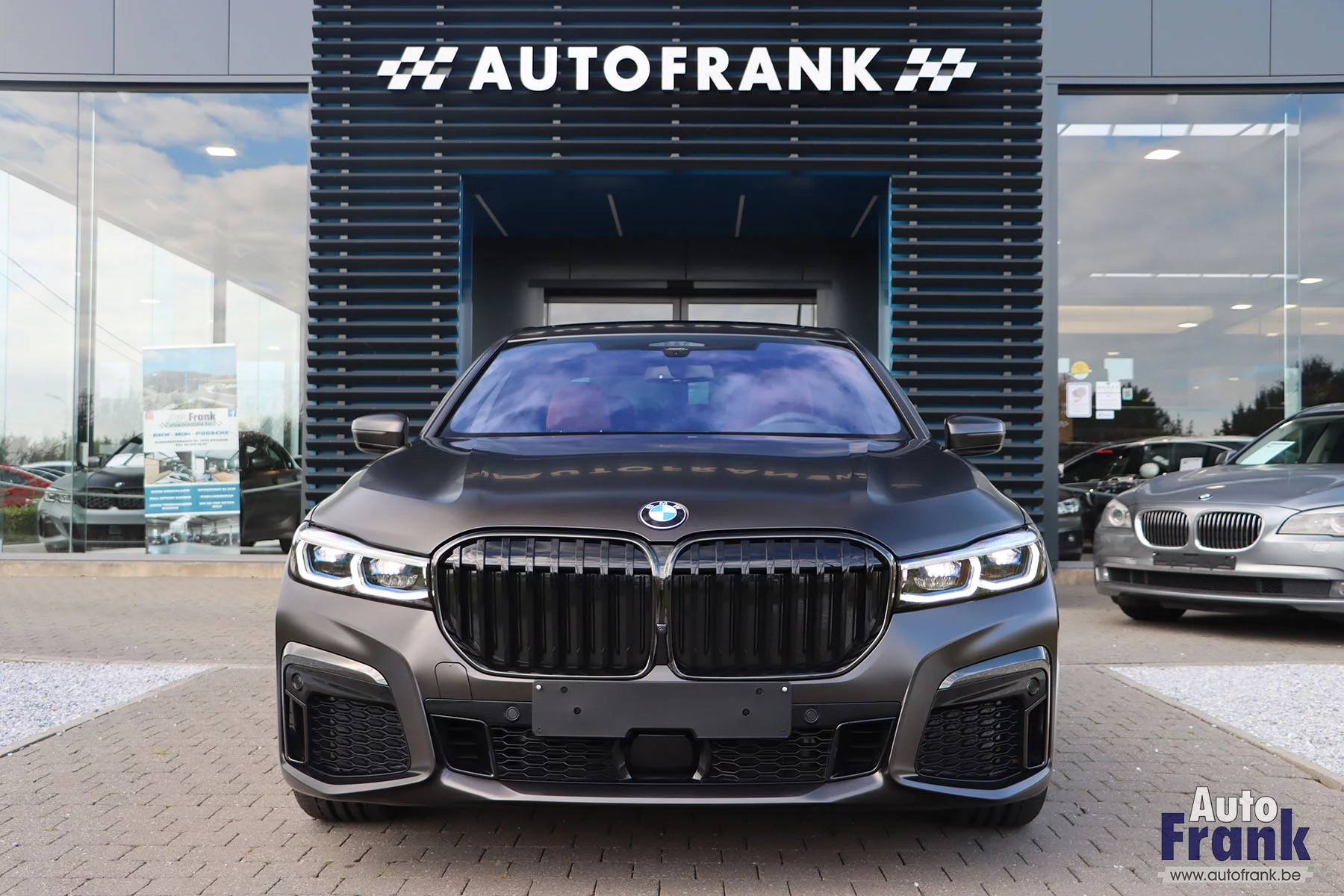 Frozen Dark Brown BMW 7 Series
