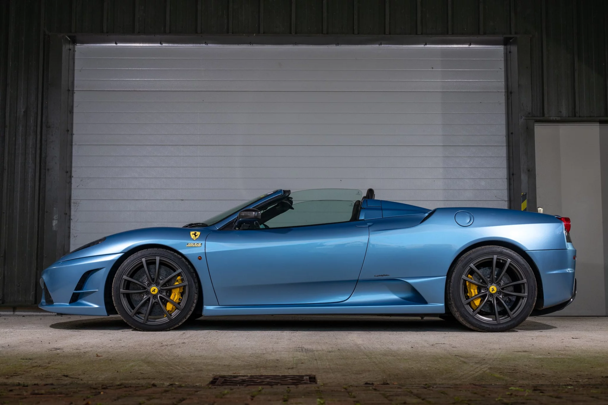 Avio Metallic Ferrari Scuderia Spider 16M