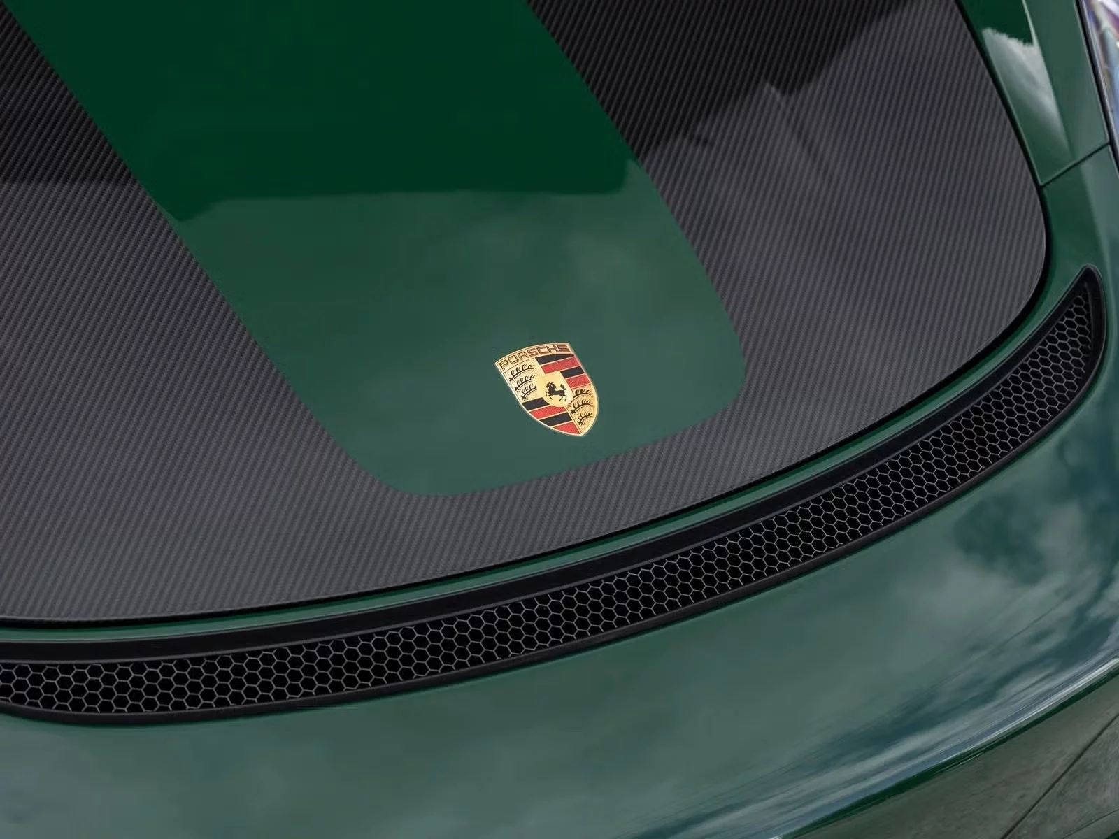 Irish Green Porsche 718 Spyder RS
