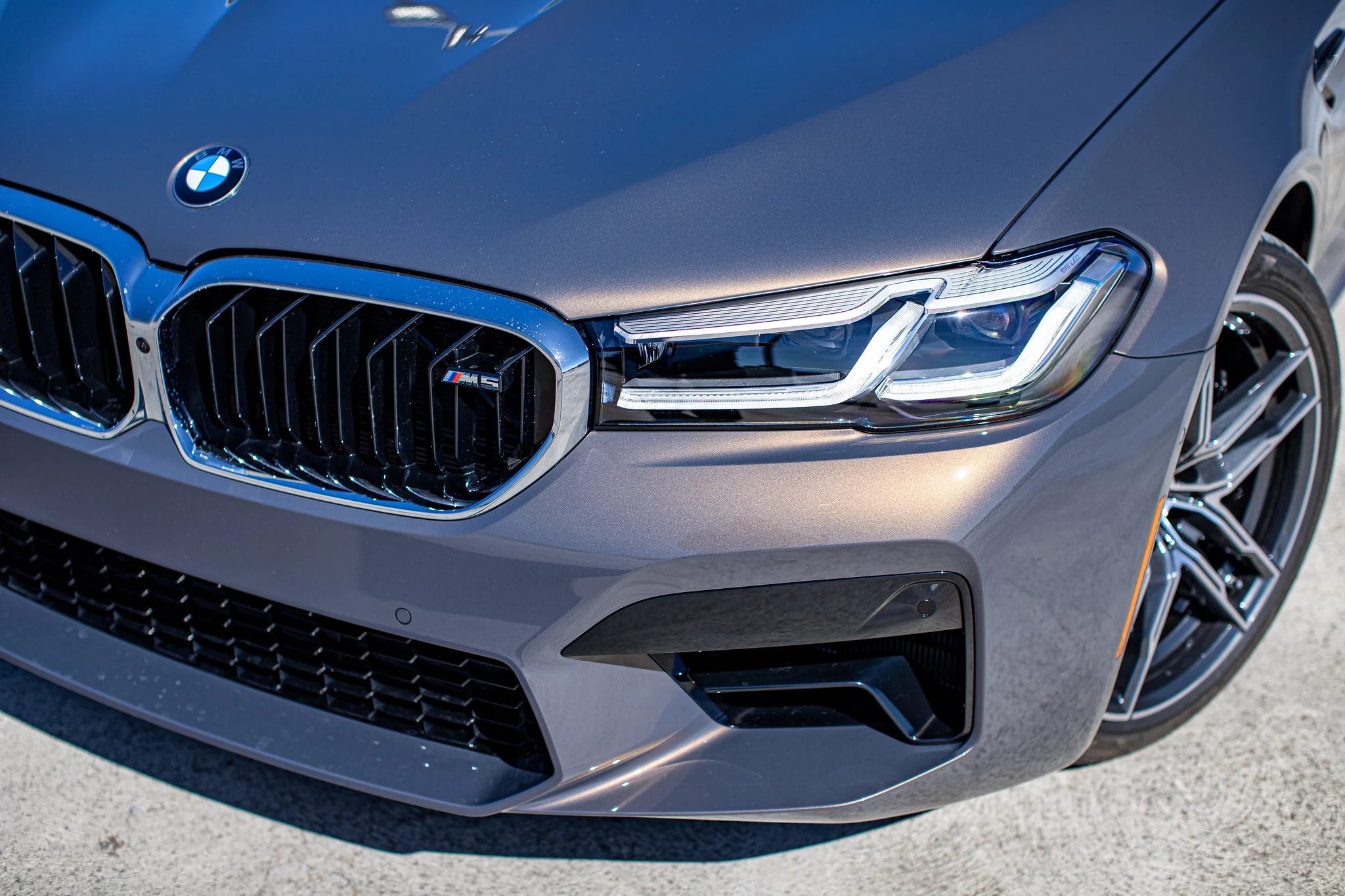 Alvit Grey BMW M5