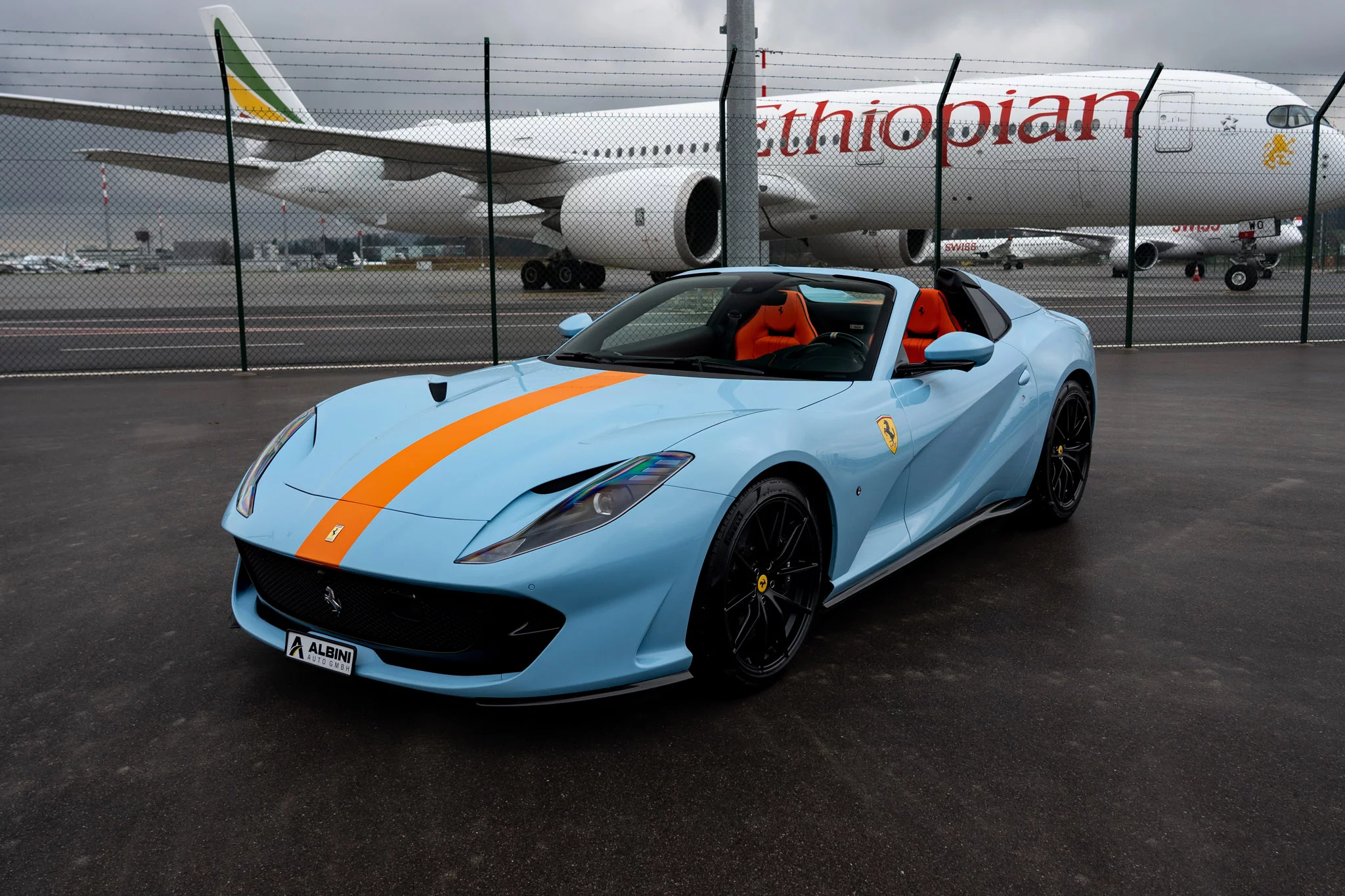 Azzurro La Plata Ferrari 812
