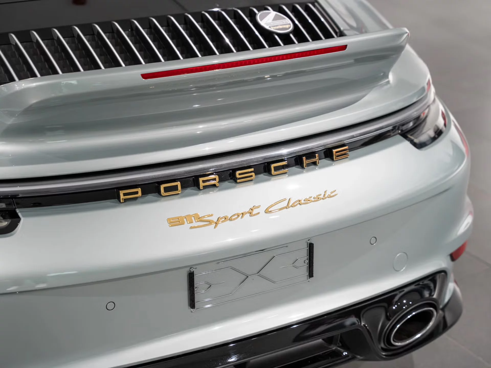 Fish Silver Grey Metallic Porsche 911 Sport Classic