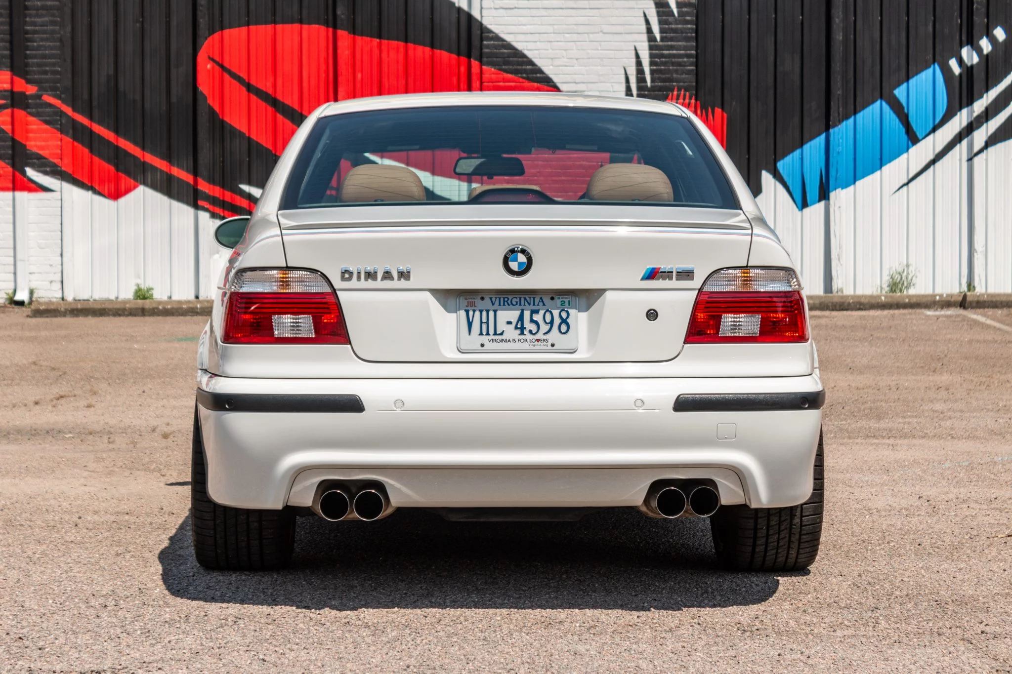 Alpine White III BMW M5