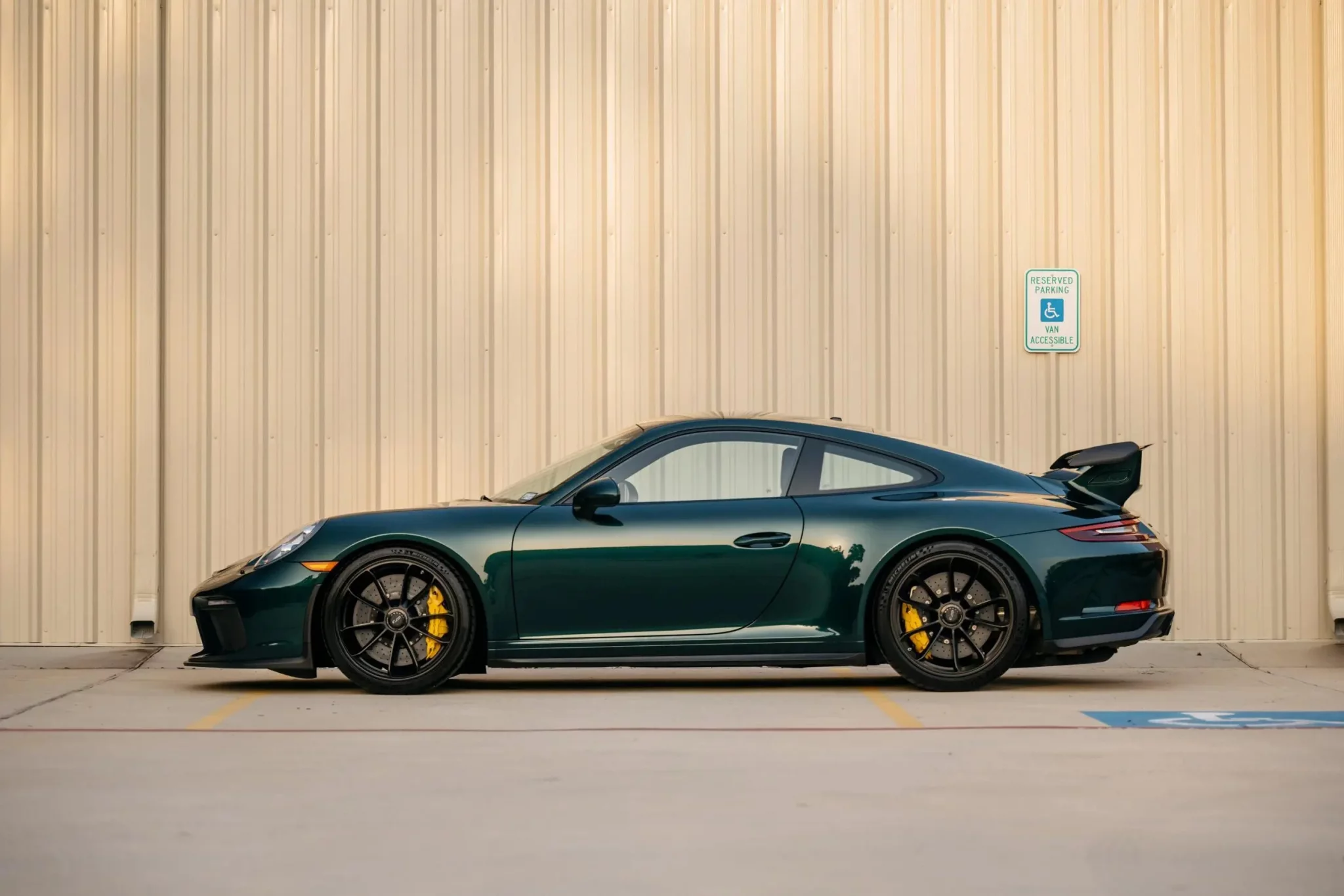 Jet Green Metallic Porsche 911 GT3