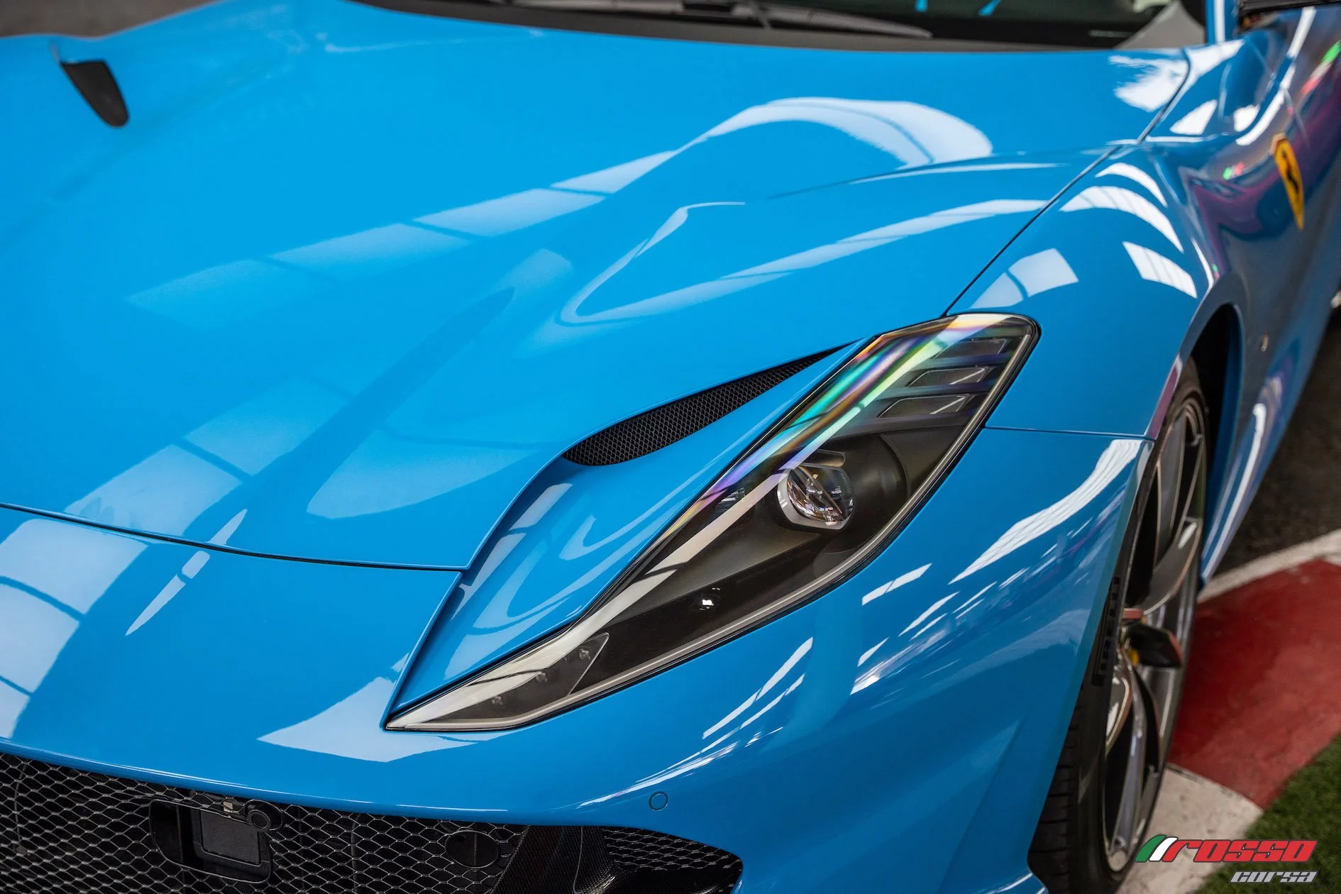 Azzurro Lechler Ferrari 812