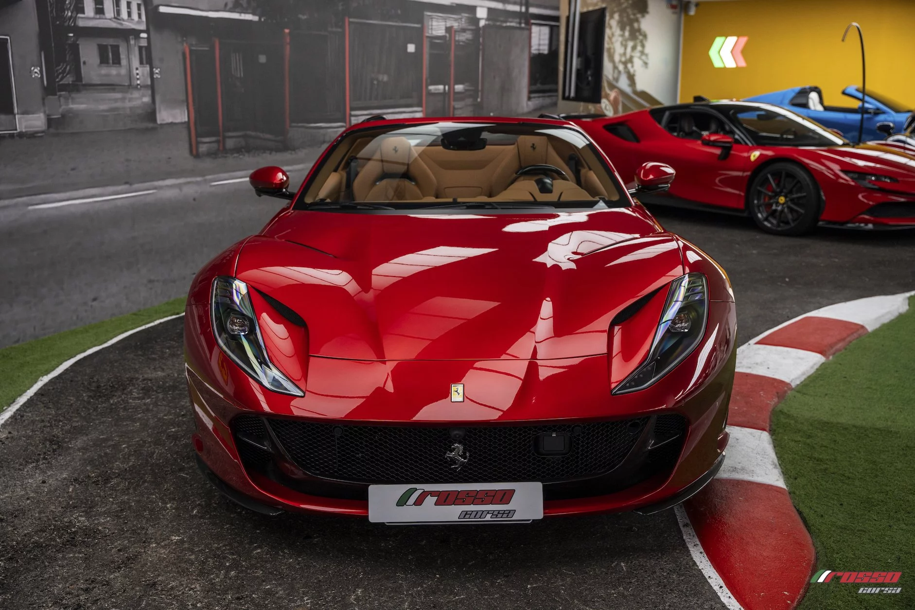 Rosso Magma Ferrari 812