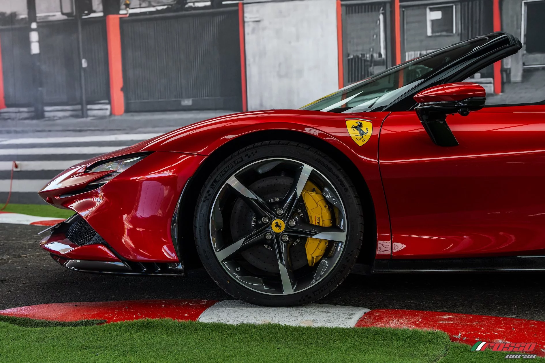 Rosso Magma Ferrari SF90