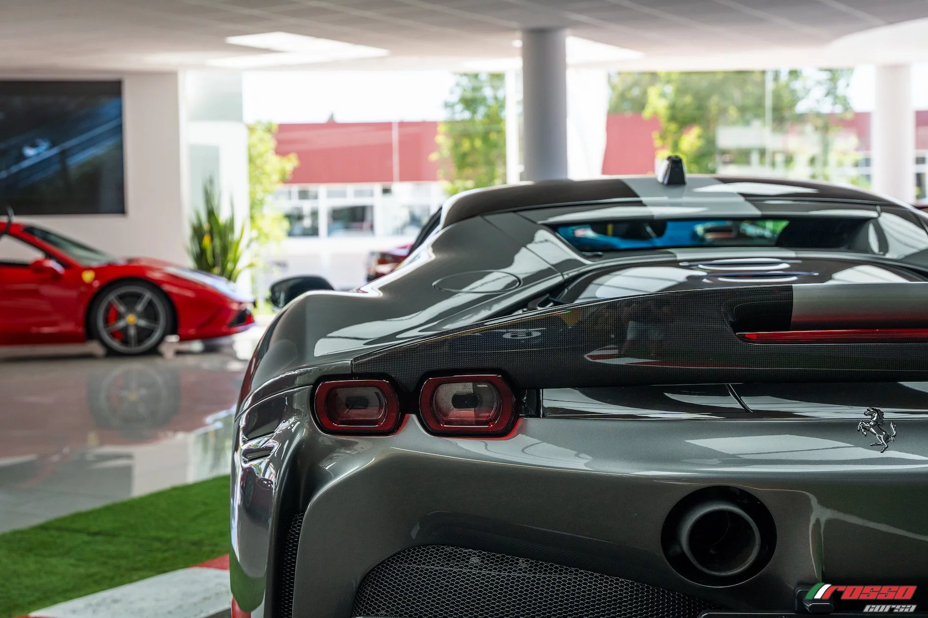 Grigio Ferro Ferrari SF90