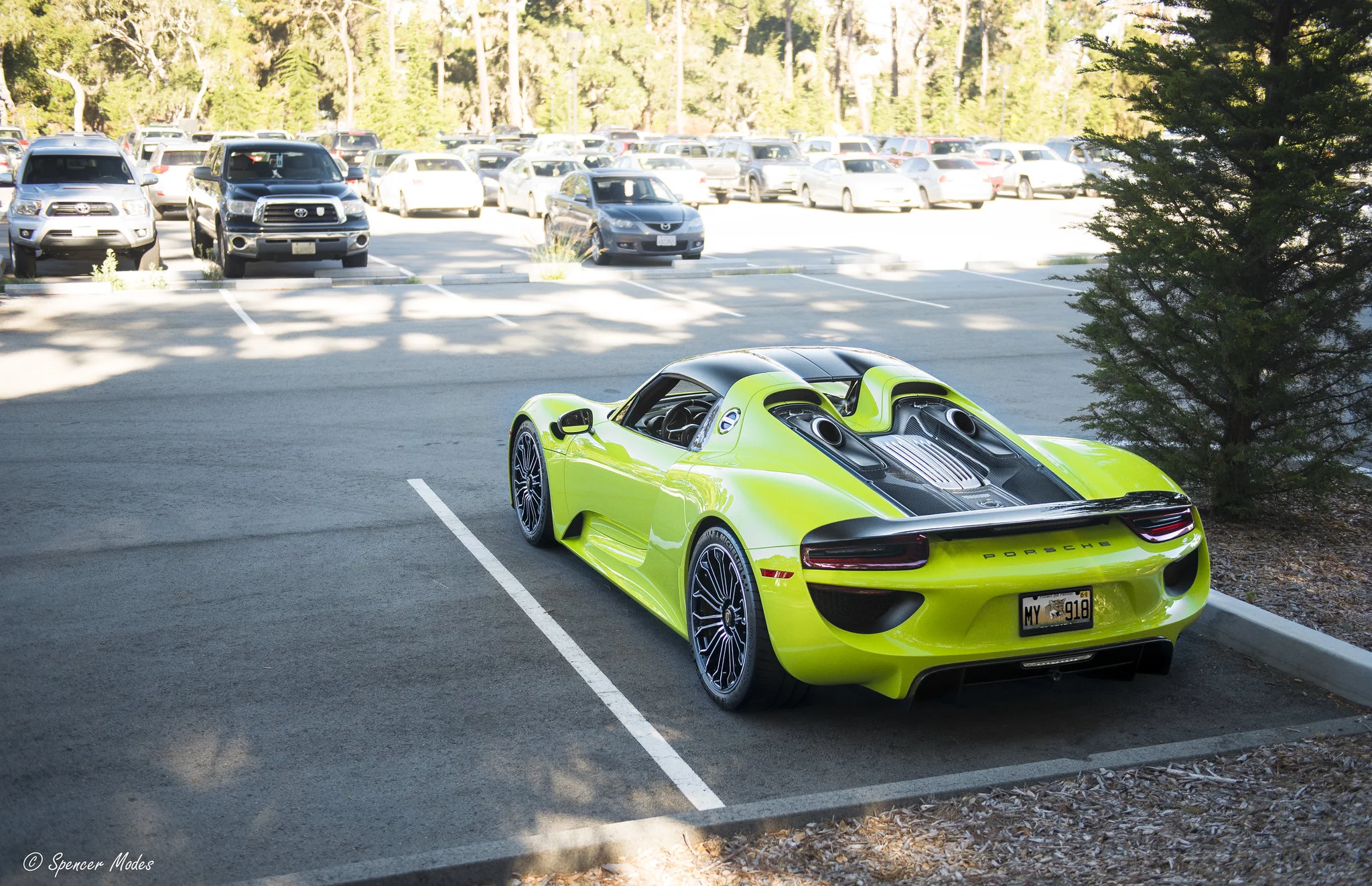 Acid Green Porsche 918 Spyder