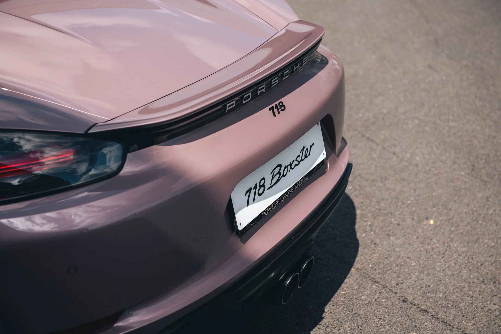 Frozen Berry Metallic Porsche 718