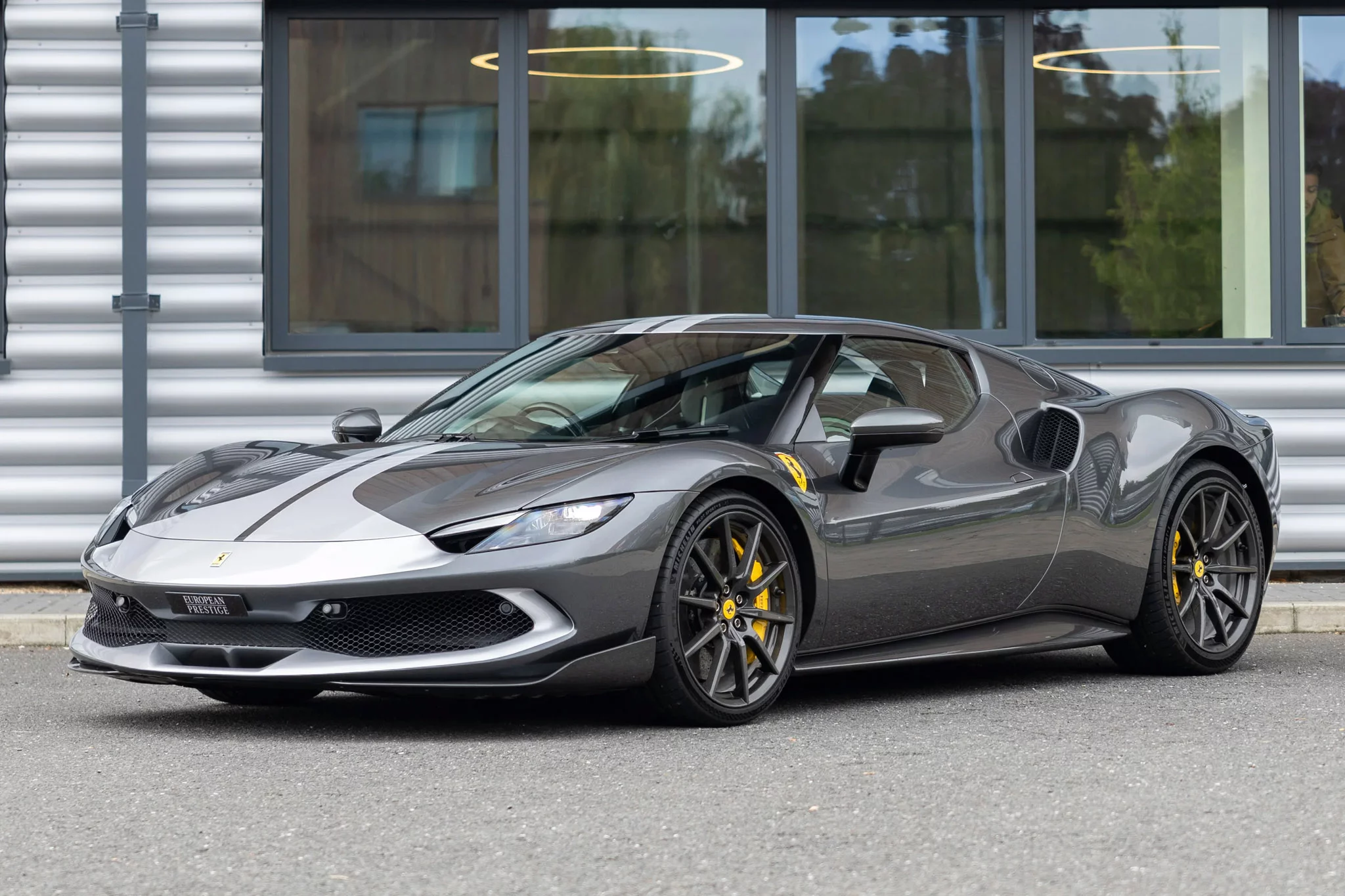 Grigio Silverstone Ferrari 296