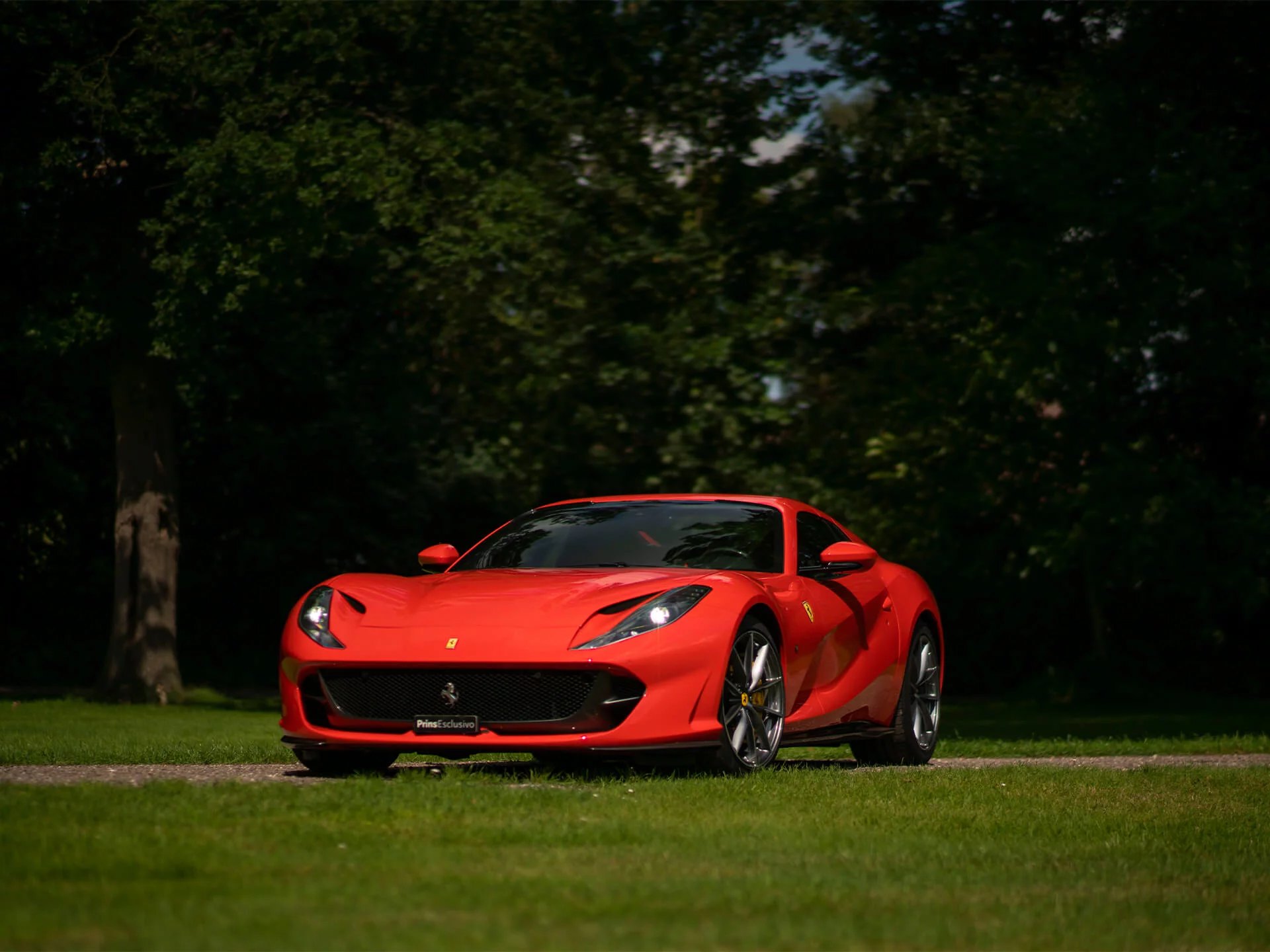 Rosso Scuderia Ferrari 812