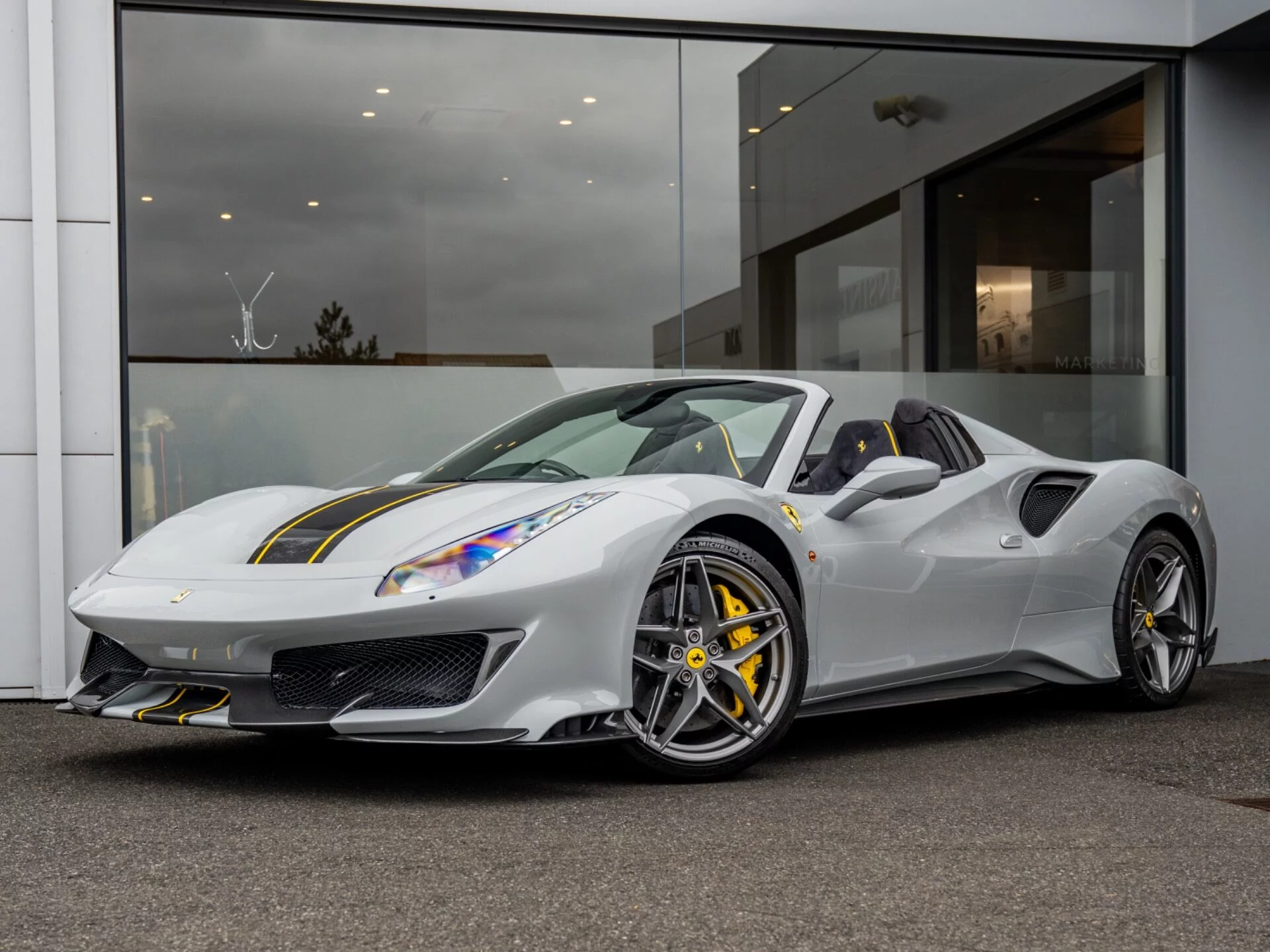 Grigio Squalo Ferrari 488